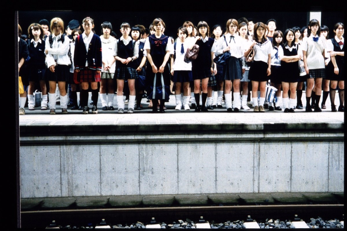 Klub samob&oacute;jc&oacute;w, reż. Sion Sono, Japonia 2001